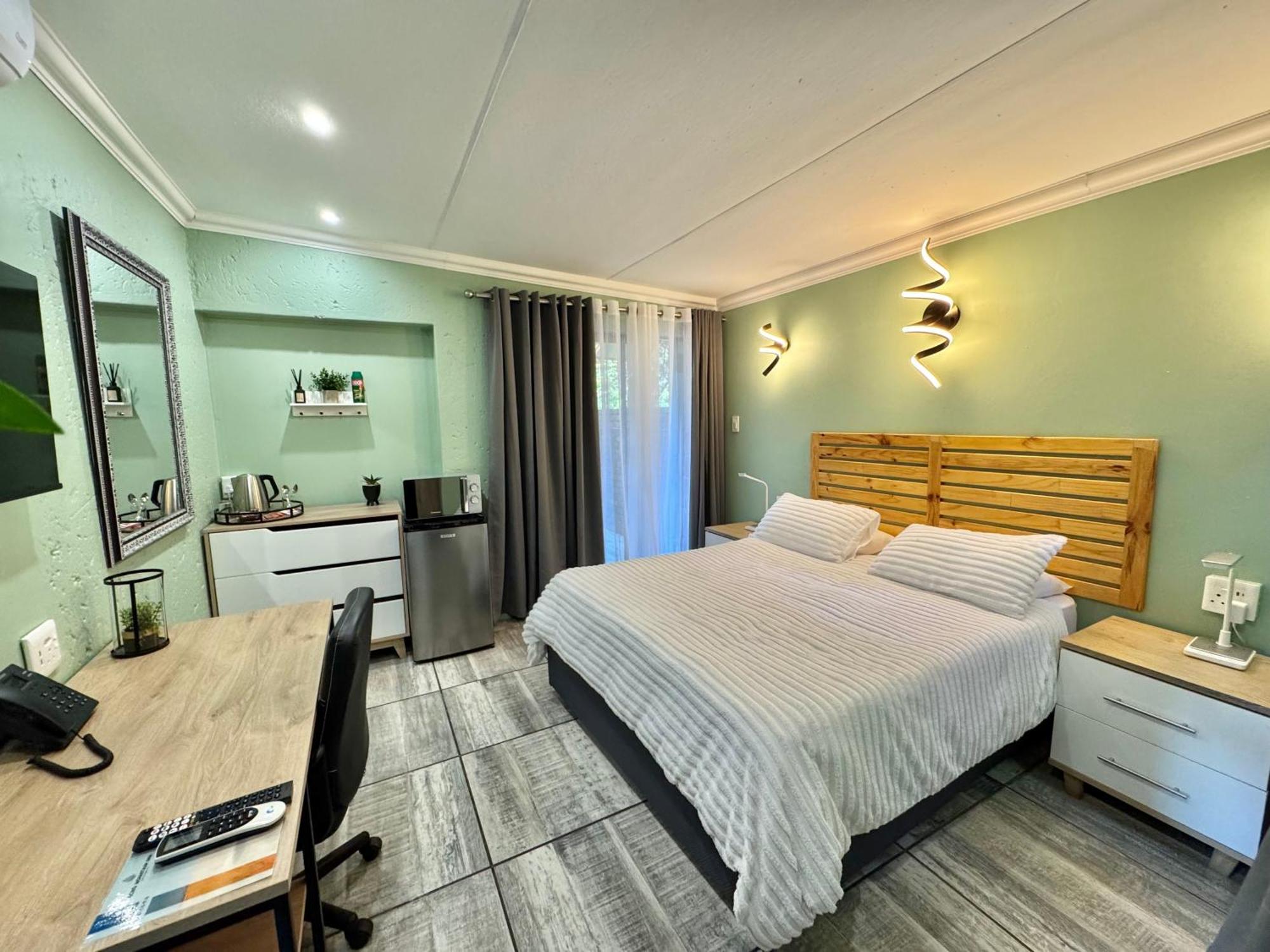 Echo Mountain Inn (Adults Only) Thabazimbi Exterior foto